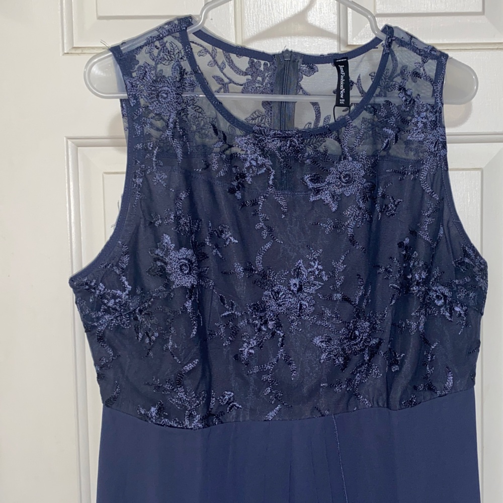 Chic Navy Floral Lace Midi Dress - Picture 3 of 6